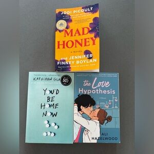 Book Bundle. Jodi Picoult, Ali Hazelwood and more